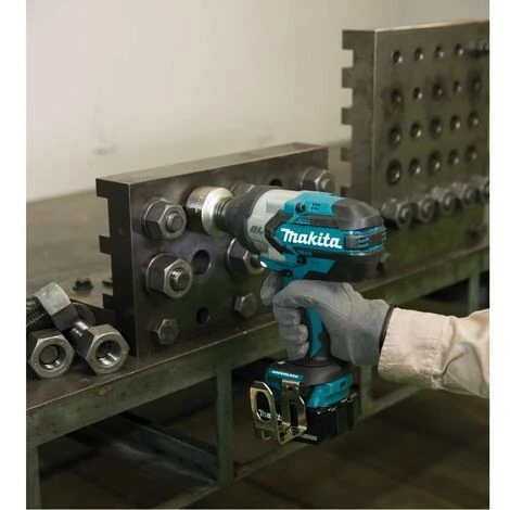 MAKITA 18V Akku Schlagschrauber Mit 2x 5.0 Ah Akku MakpacDTW1001RTJ 4 MAKITA 18V Akku Schlagschrauber Mit 2x 5.0 Ah Akku MakpacDTW1001RTJ – Bild 2